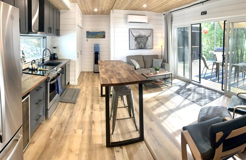Anglemont Cabin | Shuswap Sea Can & Buoy Bar, Holiday Trailer, HOT TUB & Buoy!
