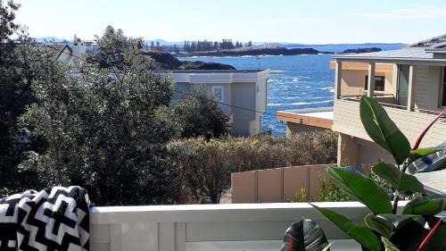 Kiama Apartment | Shutters by the Sea-Sea views-Waterfront-Private- on the Coastal Walk