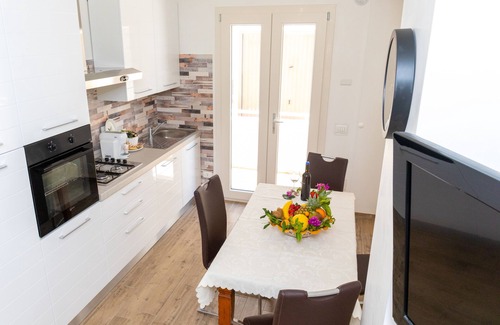 Pozzallo House | Sicily Bedda vacation home, apartment in the city center and a stone's throw from the sea!