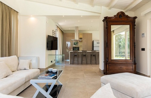 Spano Villa | Sicily villa with pool and sauna sleeps 10