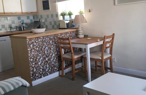 Sidmouth Apartment | Sidmouth apartment perfect for beach and town