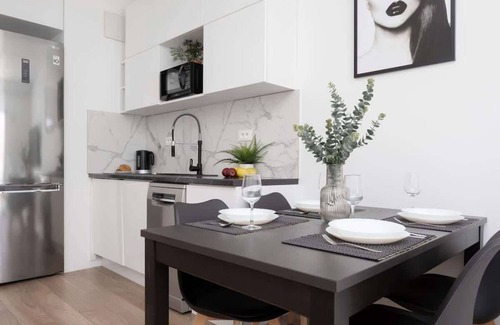 Praga Apartment | Sierakowskiego 4 | Contemporary Apartment | WiFi