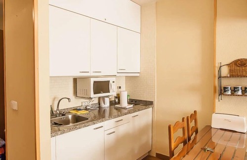 Pradollano Apartment | Sierra Nevada Apartament: along the chair lift, sunny, with a swimming pool