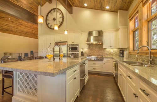 Ponderosa Palisades House | Sierra Sanctuary, 4 BDRM in Gated Community, Golf & Club Amenities!