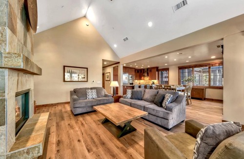 Sierra Shores Condo | Sierra Shores Four - Lakefront Vistas
