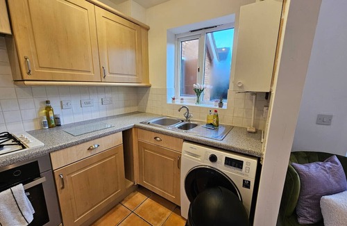 Swindon House | Sigerson House Long Stay Discounts Free Parking