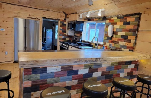 Au Train Cabin | Sight distance of Lake Superior Beach, Autrain River, Close to Pictured Rocks