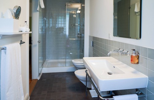 District 8 House | Signau House & Garden