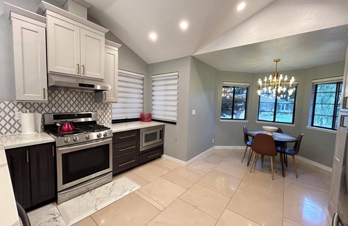 Fremont House | Silicon Valley ~3000sqft 4 bedrm 3 bath Nvidia/Meta/Tesla