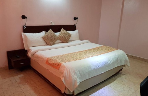 Jos Hotel | Silk Suites