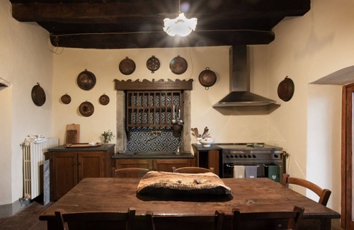 San Romano in Garfagnana Villa | Sillicagnana Castle Villa with Swimming Pool!