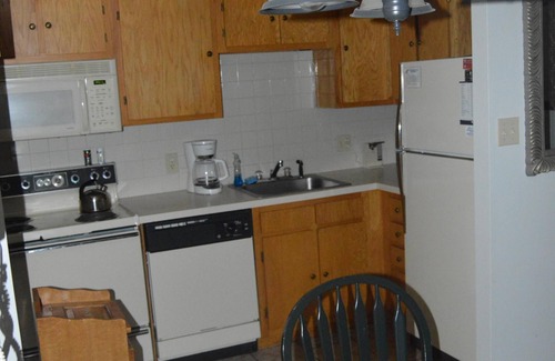 Snowshoe Condo | Silver Creek 1707 - 2 Bdrm Condo, No Cleaning Fee, A/C, Pool & Hot Tub