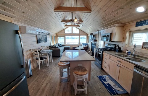 Perry Cottage | Silver Lake Luxury close to Letchworth State Park