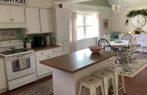Silver Lake House | Silver Lake. Perfect Location! Very Nice. Comfy & Clean.
