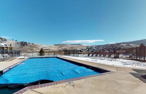 Granby Apartment | Silver Lodge A & B