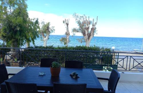 Patras House | Silver Sea