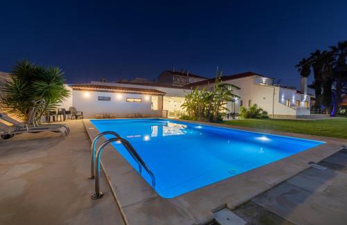 Consolacao House | Silver Seahorse Garden Retreat II