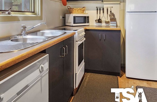 Thredbo Ski Chalet | Silverwood Chalet - Central Village