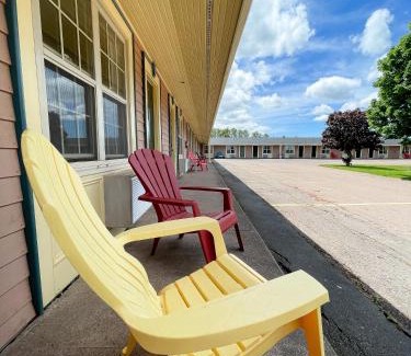 Cavendish Hotel | Silverwood Motel