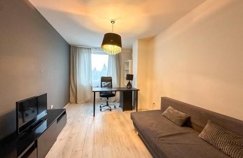 Banska Bystrica Apartment | Simcity 3 I Skyline Elegance I 3BR, private parking, sunny terrace with panoramic city view 5min walk to city square