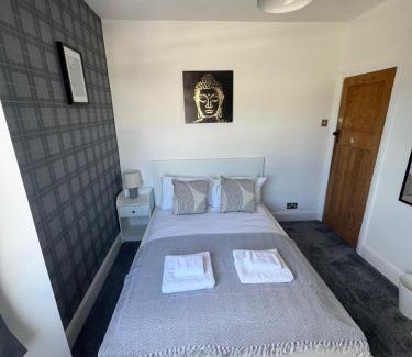 Heaton Apartment | Simonside Apartment - 3 bedrooms