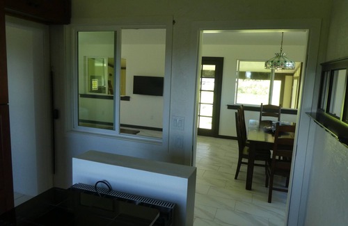 Hawi Apartment | Simple Elegant Comfort In Ideal Location