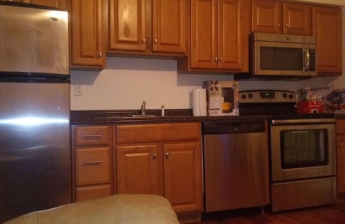 Niskayuna Apartment | simple one bedroom free parking