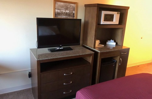 Shelbina Hotel | Simple Rewards Inn Shelbina
