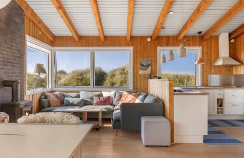 Nykobing Sjaelland House | Simple summer living in magical setting