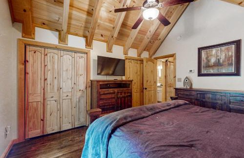 Blue Ridge House | Simply Devine at Water's Edge
