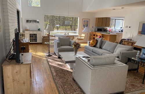 East Hampton House | “Simply Perfect” “Fantastic Getaway House” “Best In Class”