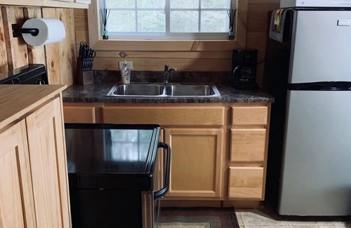 Paradise House | Simply Superior/Lakefront Cabin on Lake Superior Pets Considered 🐾