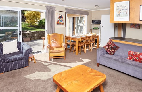 Wanaka Cottage | Simply Wanaka - Wanaka Holiday Home