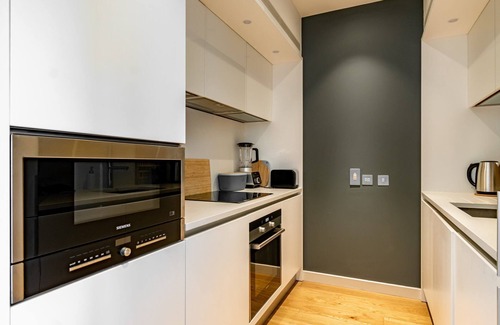 Laurieston Apartment | Simpsons Loan [428] is a Beautiful 2 bedroom Meadows apartment with stunning views.