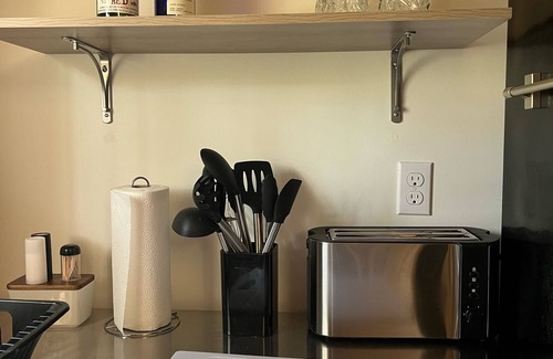 Brantingham House | "Singing Pines" Newly Built Vacation Rental