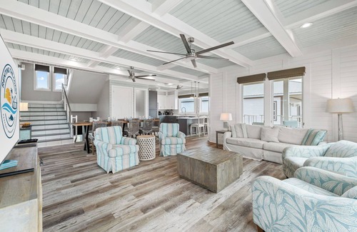 Cape San Blas House | Singing Waves | Gulf-Front Retreat w/Fire Pit and Sunset Views + Shared Pool