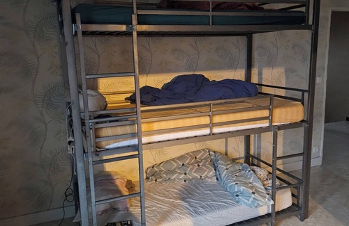 Colomiers Bed & Breakfast | Single Bed in 6-Bed Mixed Dormitory