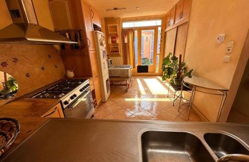 Utrecht House | Single bed room in Homestay