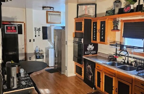Woodlawn Apartment | Single Family Brick Home