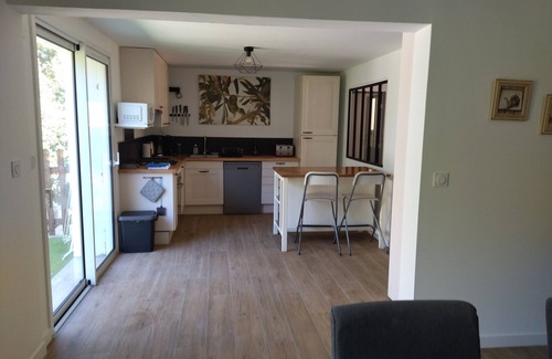 La Capelle-et-Masmolene Villa | Single-storey villa, air conditioning, WiFi, swimming pool and large, quiet garden