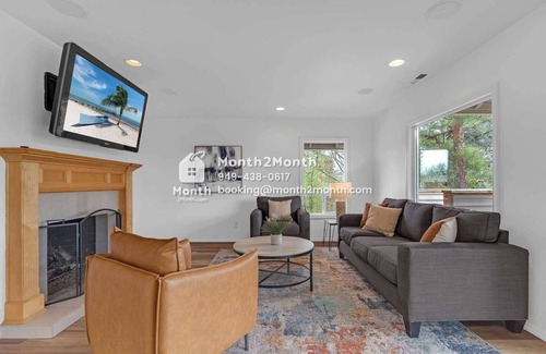 Country Club - North Shore House | Single-Story|Cozy 3B3B|Street Parking Available|Flex-Lease| Workspace n #42366