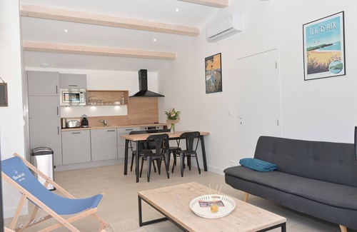 Saint Vivien House | Single-story house with private parking and air conditioning