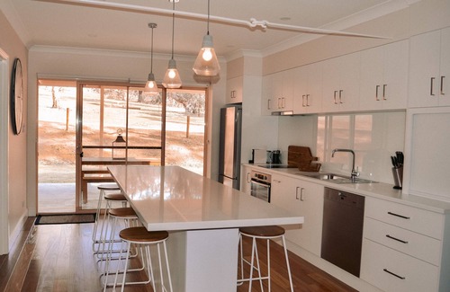 Upper Wakefield Cottage | Sir Walter's Cottage at Hughes Park