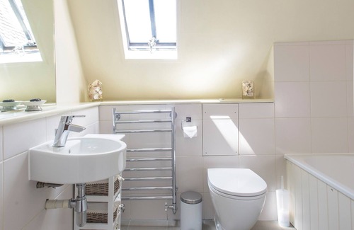 Abbess Roding Bed & Breakfast | Sissinghurst Castle Farmhouse