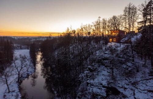 Okrouhlice Villa | Skalní chata Valentýna