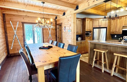 Saint-Philemon Ski Chalet | Ski Chalet | Mountain and Spa | Chalet Héritage
