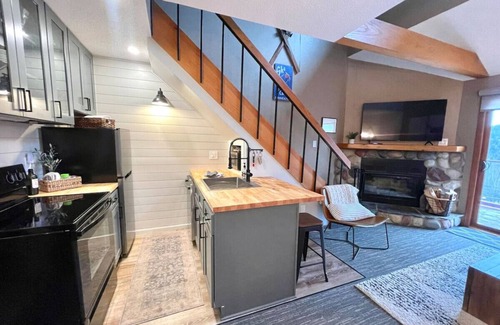 Lutsen Condo | Ski in Ski out, 1 Bed plus Loft, BEST VIEWS IN LUTSEN!