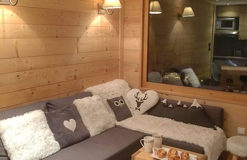 Meribel-Mottaret Apartment | SKI IN/SKI OUT ! 3* flat with 2 bedrooms, quiet, stunning view, wifi