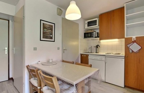 Plagne Soleil Apartment | Ski-in/Ski-out Apartment with Balcony and Equipped Kitchen