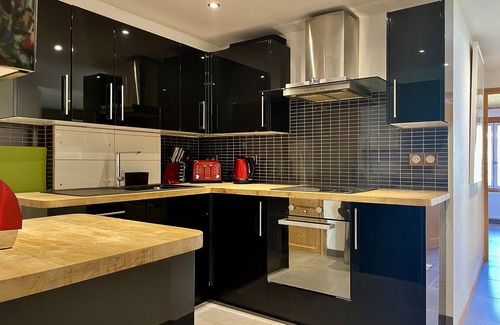 Le Lavachet Apartment | Ski in-Ski out apt in the heart of Lavachet! 115m2 - Spacious & Stylish sleeps 8